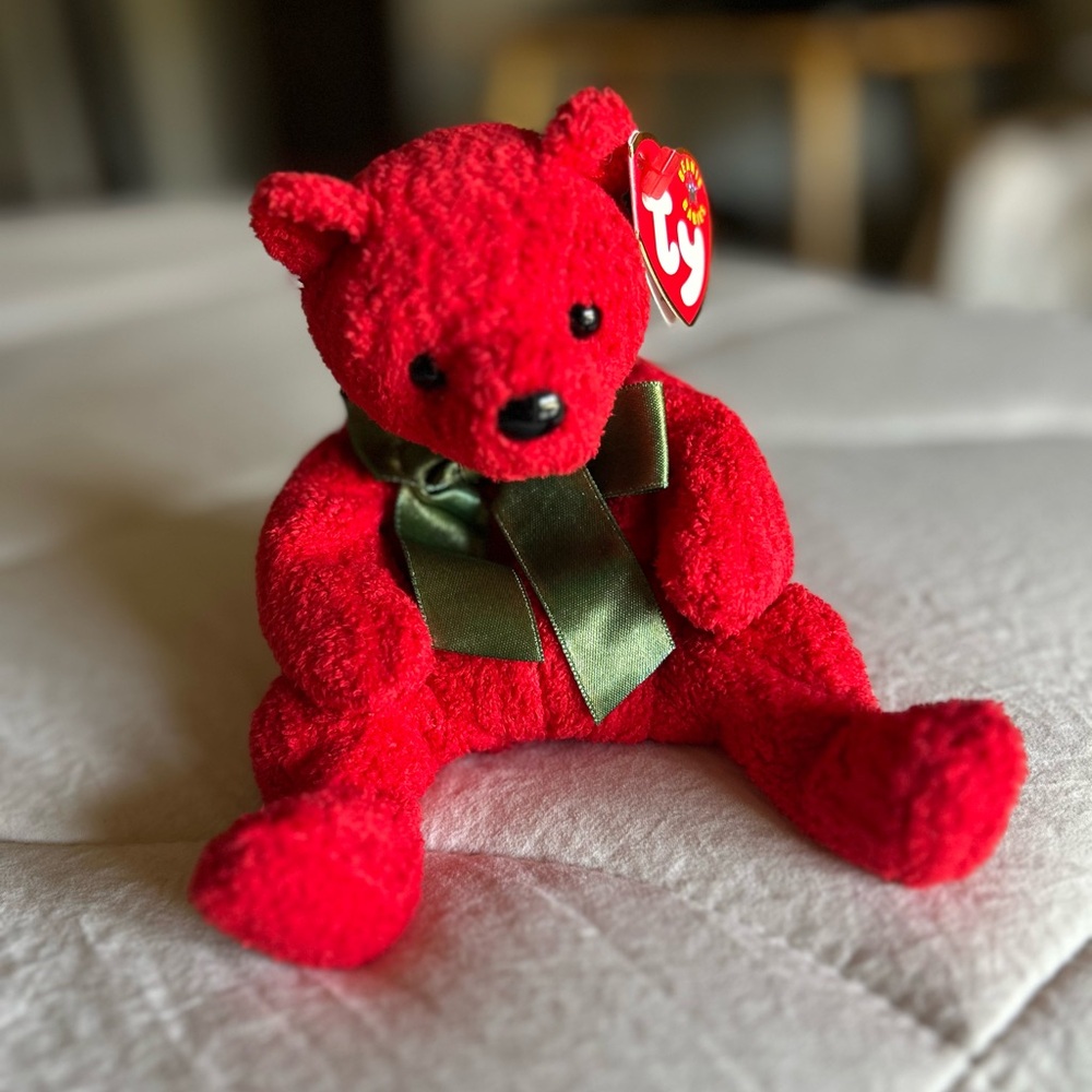 Ty Beanie Baby — Mistletoe Seasonal Christmas Bear